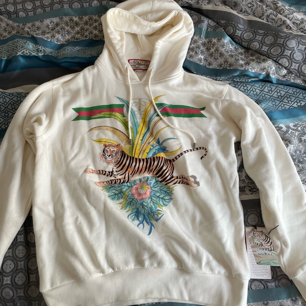 Gucci Hoodie size small, only worn twice.